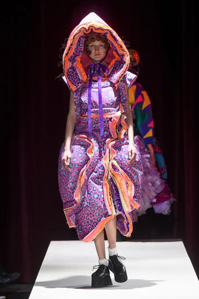 Look 11